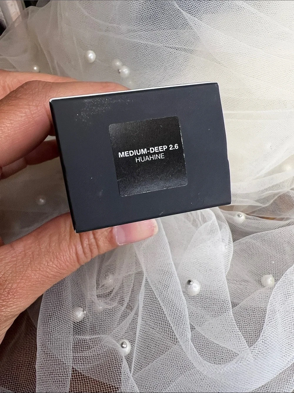 NARS Light Reflecting Foundation